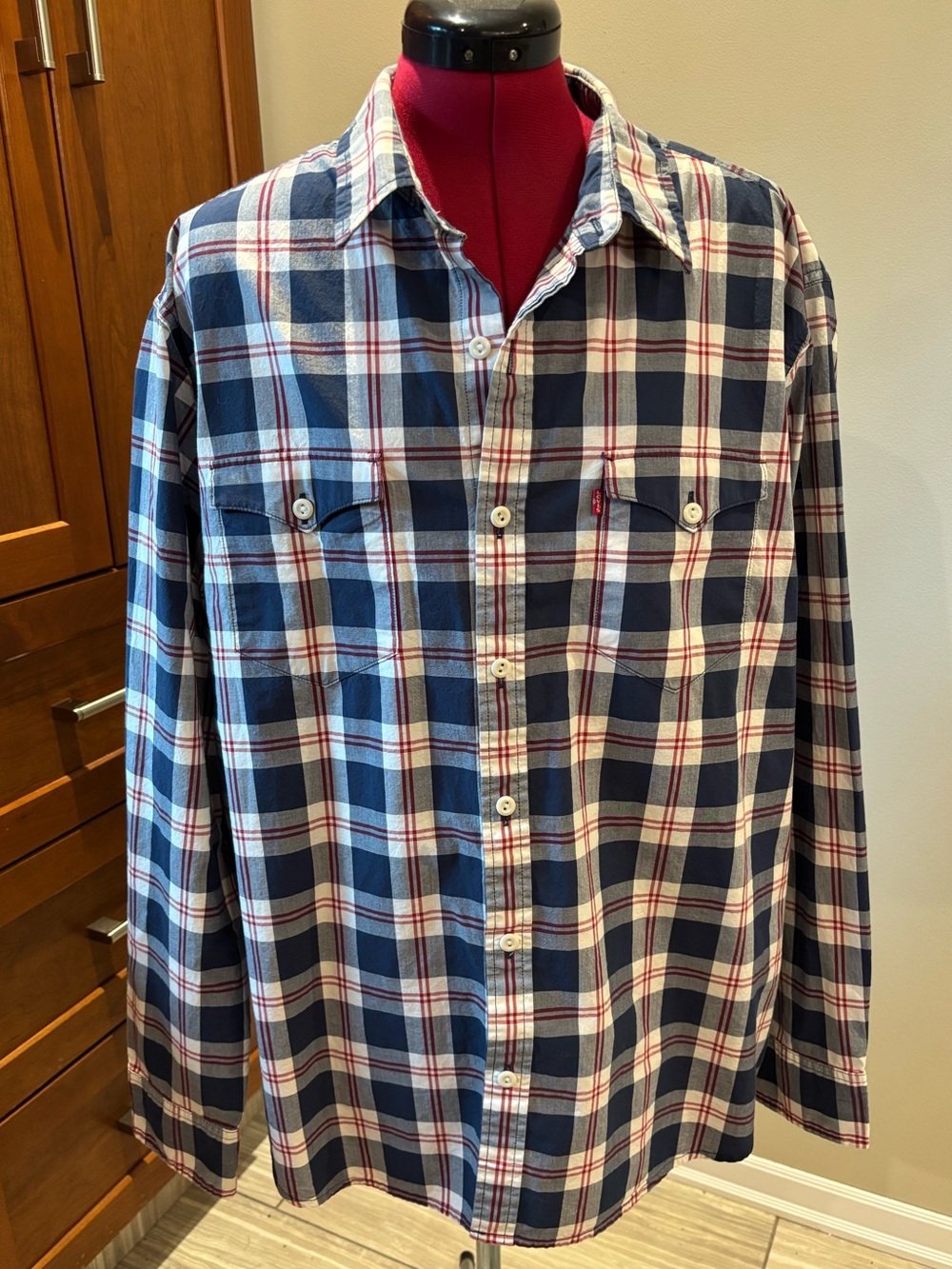 Like New 📈 Levi’s Relaxed Fit Western Shirt in Navy Plaid Check Cotton Sz XL